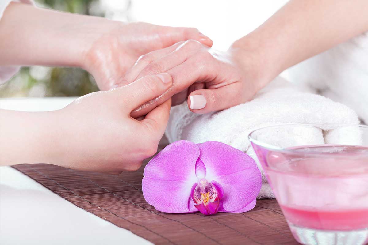 Paraffinos kézápolás és bőrápolás - hidratálás krémezés